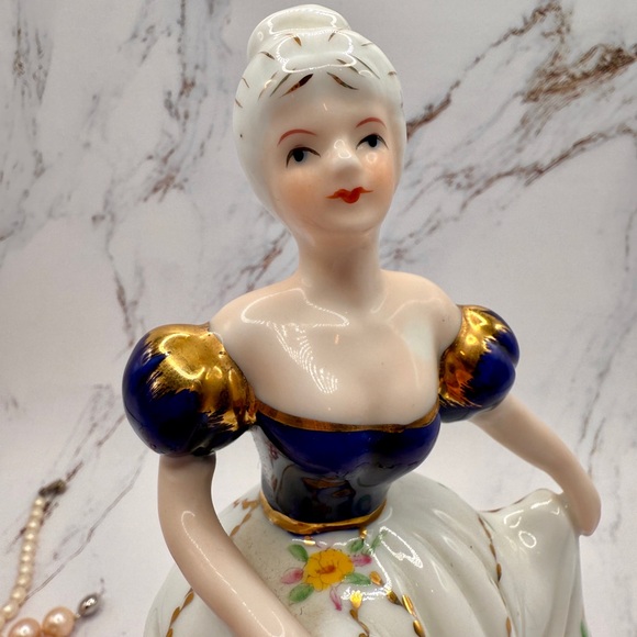 KPM Royal Berlin Victorian LADY Porcelain Figurine 8” Tall, beautiful, vintage - Picture 9 of 10